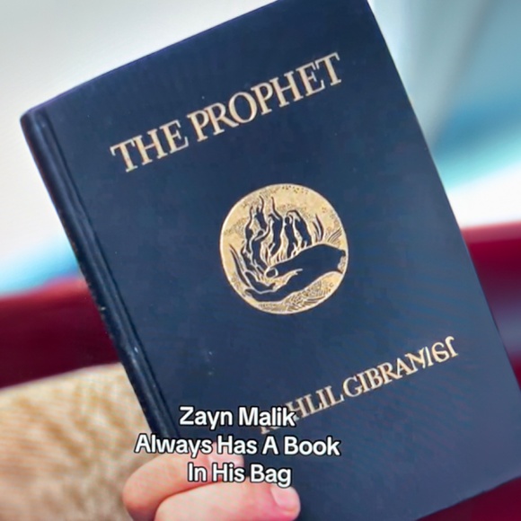 The Prophet vintage book read by Zayn Malik - Picture 4 of 6